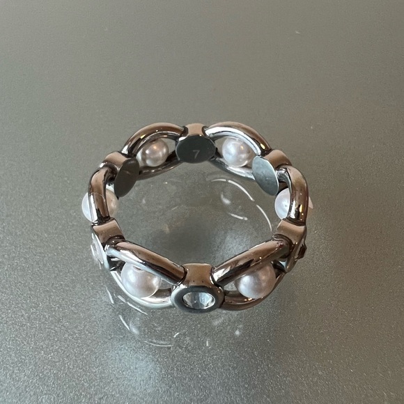 Swatch Crystal Pearl Ring - Picture 3 of 6